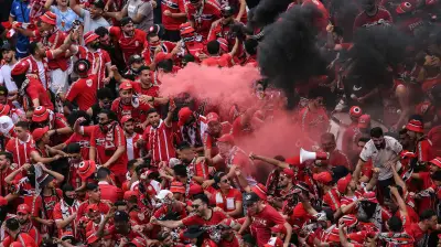القنوات الناقلة لمباراة الوداد وأولمبيك الدشيرة في الدوري المغربي 2025-2026