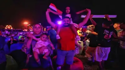 أطفال في فان زون المتحدة يحلمون بأن يكونوا مثل صلاح ورونالدو