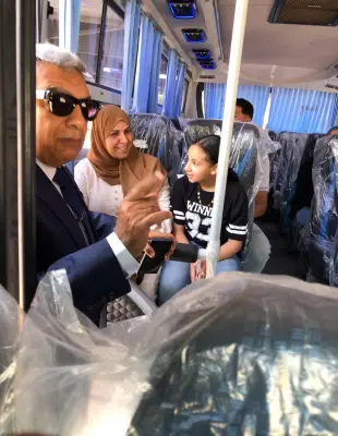 محافظ الدقهلية يتفقد أتوبيسات مواصلات المنصورة VIP الجديدة بأجرة 10 جنيهات