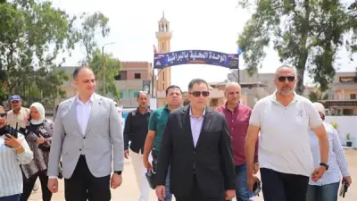 محافظ دمياط يتفقد مشروعات تطوير فارسكور ويعاقب مقصرًا