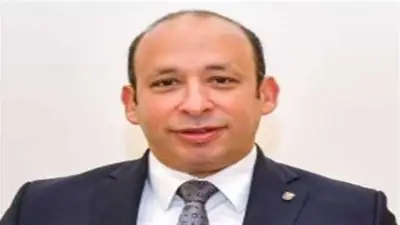 عميد طب قصر العيني يتسلم صندوق آلات جراحية تاريخية إهداء من أسرة علي باشا إبراهيم