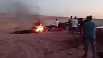 وفاة شخص وإصابة اثنين في تصادم جامبو ونقل بالحديد بالواحات