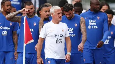 ديشامب يستعين بإسبانيا لتحذير لاعبي فرنسا من مفاجآت العراق في كأس العالم