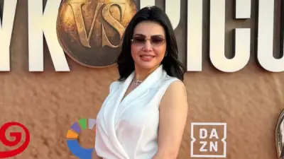 دينا فؤاد تخطف الأنظار بفستان أسود أنيق في أحدث إطلالتها