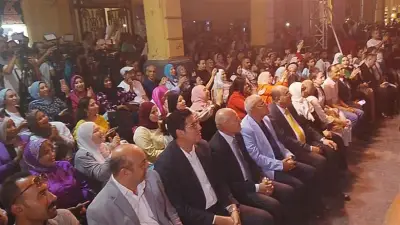 مهرجان الطبول ينشر البهجة في ممر بهار بوسط البلد بحضور محافظ القاهرة