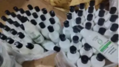 ضبط 4 أطنان مواد خام مجهولة في مصنع تجميل غير مرخص بالإسكندرية