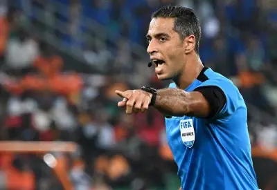 اتحاد الكرة يحتفي بالحكم المصري بعد إدارته مباراة الأرجنتين والنمسا