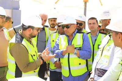 وزير الكهرباء يتفقد مجمع بنبان ومشروع أبيدوس 2 للطاقة الشمسية بأسوان