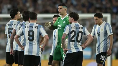 إصابة إيميليانو مارتينيز تهدد مشاركته في افتتاحية الأرجنتين بكأس العالم 2026