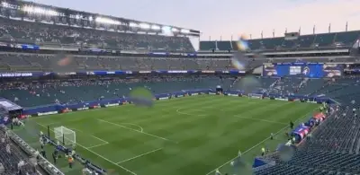 إخلاء مدرجات ملعب فرنسا والعراق في تصفيات كأس العالم 2026