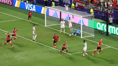 الفيفا يحسم الجدل حول اتهامات التلاعب بنتيجة مباراة الجزائر والنمسا