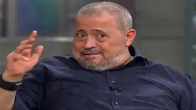 لقطة إنسانية في حفل جورج وسوف بفرنسا بعد اقتحام معجب لخشبة المسرح