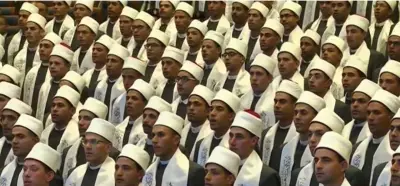 خريجو الدورة الثالثة لأئمة الأوقاف يؤدون قسم الولاء في احتفالية كبرى