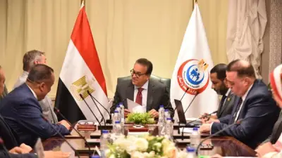 وزير الصحة يبحث نقل تكنولوجيا تصنيع كواشف فصائل الدم إلى مصر