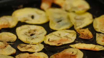 طريقة عمل شيبسي صحي في المنزل بمكونات بسيطة وخطوات سهلة