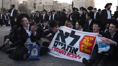 اعتقال متشددين يهود في القدس بعد مواجهات مع الشرطة وإغلاق طرق