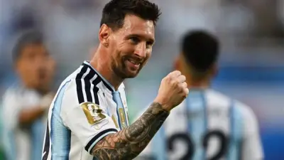 ميسي يسجل ثنائية ويمنح الأرجنتين التقدم على الجزائر في كأس العالم 2026