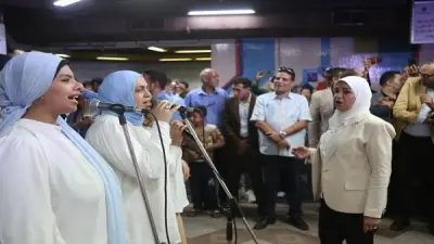 المترو يتحول لمسرح: عروض دار الأوبرا تفاجئ الركاب في محطة الشهداء