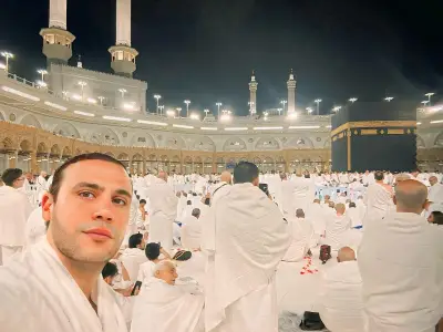 محمد إمام يؤدي مناسك العمرة: يارب اكتبها لكل مشتاق