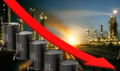 النفط يواصل النزيف.. آمال انفراجة هرمز تدفع الأسعار لأدنى مستوياتها في 4 أشهر