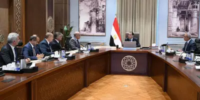 رئيس الوزراء يؤكد أهمية الإسراع بتنفيذ مشروعات الطاقة الجديدة والمتجددة