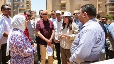 راندة المنشاوي تلتقي سكان دار مصر وتستمع لطلباتهم في القاهرة الجديدة