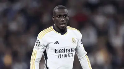 ريال مدريد يدرس فسخ عقد ميندي بعد تراجع مستواه وكثرة إصاباته
