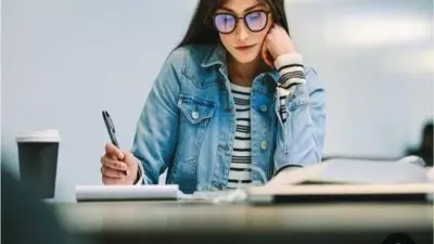 لطلاب الثانوية العامة: راجع الكيمياء بهذه الطريقة لضمان إجابة نموذجية