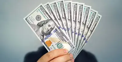 تراجع ملحوظ في سعر الدولار اليوم في البنوك المصرية