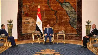 السيسي: تحديات المنطقة تستوجب تعزيز العمل العربي المشترك وتفعيل دور الجامعة