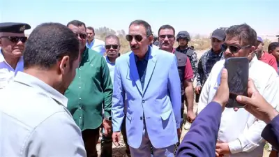 محافظ سوهاج يشهد إزالة تعدٍ على 60 فدانًا من أملاك الدولة بالمنشأة
