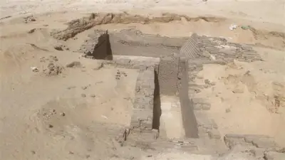 اكتشاف مقبرتين أثريتين من العصر العتيق في جبل الطير بالمنيا