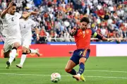 إسبانيا ضد العراق: تعادل إيجابي 1-1 في الشوط الأول
