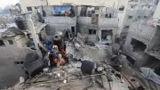 إيران تطلق 10 صواريخ باليستية نحو إسرائيل وإسرائيل تغلق مجالها الجوي