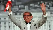 «القومي للسينما» يطلق البوستر الرسمي لفيلم «100 كلمة حب.. على إيقاع شاهين»