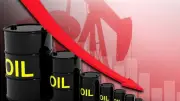 النفط يهبط أكثر من 2% ويخسر مكاسبه بعد صعود حاد منذ مارس
