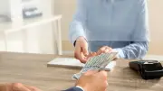 ضبط تجار عملة بحوزتهم 4 ملايين جنيه في حملات أمنية مكثفة