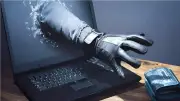 محتال ينتحل شخصية مريضة ويستولي على 416 ألف دولار من أمريكي