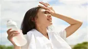 6 علامات للجفاف في الجو الحار.. احذر الإعياء الشديد