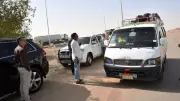 محافظ أسوان يغرم 60 سيارة سرفيس مخالفة لخطوط السير