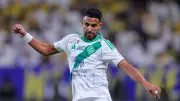 الأهلي السعودي يفسخ عقد رياض محرز بالتراضي ويدفع 15 مليون دولار تعويضًا