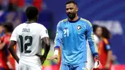 الهريفي يهاجم المفرج بسبب تصرف مثير قبل مباراة السعودية وإسبانيا