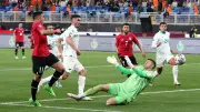 عمرو أديب يعبر عن قلقه قبل مواجهة نيوزيلندا ويثق في لاعبي مصر