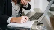 من يحق له تخفيض ساعات العمل في قانون الخدمة المدنية؟