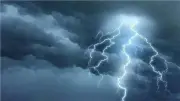 ظاهرة غير متوقعة في عز الحر.. أمطار رعدية تضرب هذه المناطق اليوم