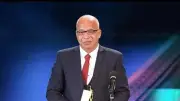 شريف دسوقي يبكي تأثراً بوفاة والد حمو بيكا وينعاه بكلمات مؤثرة