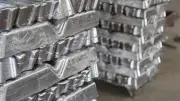 ارتفاع أسعار الألومنيوم عالميًا مدفوعًا بزيادة الطلب وتحديات الإمداد