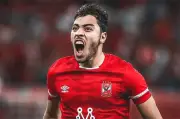 الأهلي يفضل ضم ظهير الطلائع على حساب أكرم توفيق