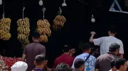 حريق يلتهم محتويات محل خضار بشارع عمر المختار بمطروح دون إصابات