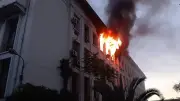 حريق هائل يلتهم طابقاً بمقر وزارة التربية الجزائرية